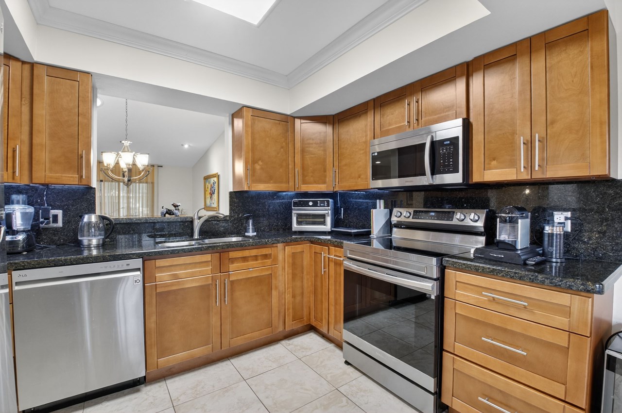 10911 Lake Front Place 